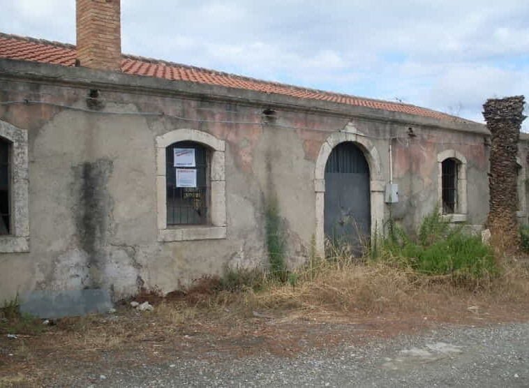 Laboratorio in Vendita in Via Botteghelle 7 a Milazzo (Me)