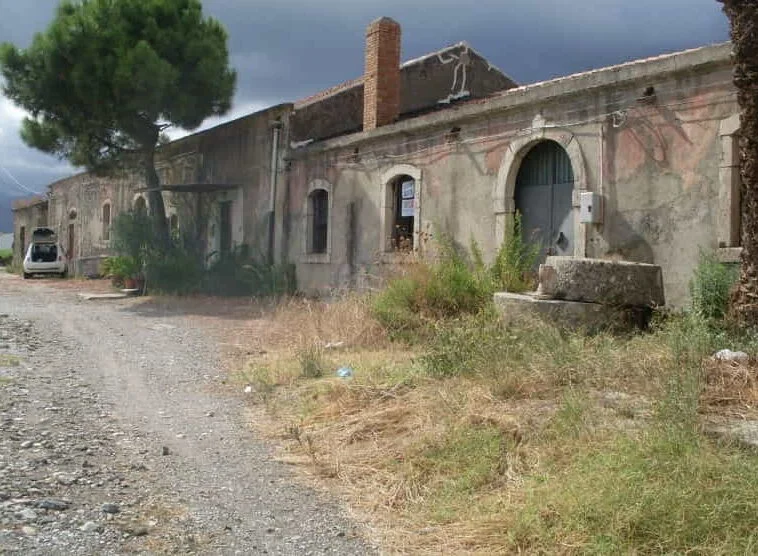 Laboratorio in Vendita in Via Botteghelle 7 a Milazzo (Me)