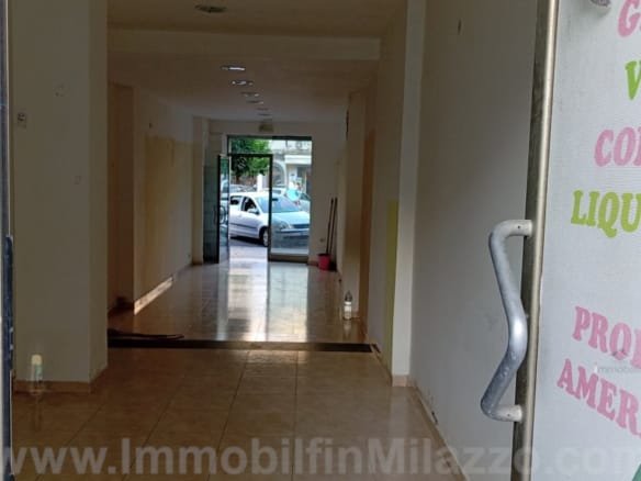 Locale Commerciale Via D. Piraino, 14, a Milazzo - Immobilfin Srl