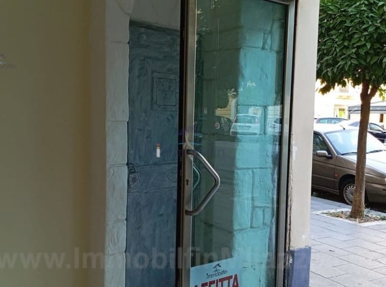 Locale Commerciale Via D. Piraino, 14, a Milazzo - Immobilfin Srl