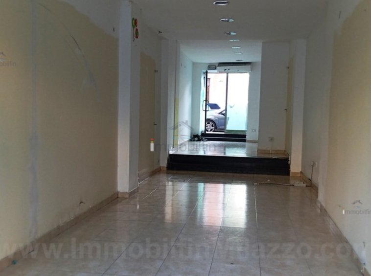 Locale Commerciale Via D. Piraino, 14, a Milazzo - Immobilfin Srl
