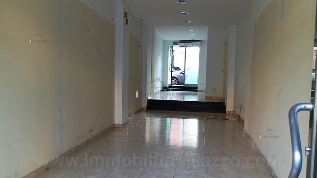 Locale Commerciale Via D. Piraino, 14, a Milazzo - Immobilfin Srl