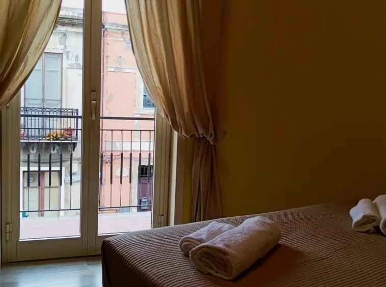 Vista Balcone Mini Appartamento Piazza Roma Milazzo - Immobilfin