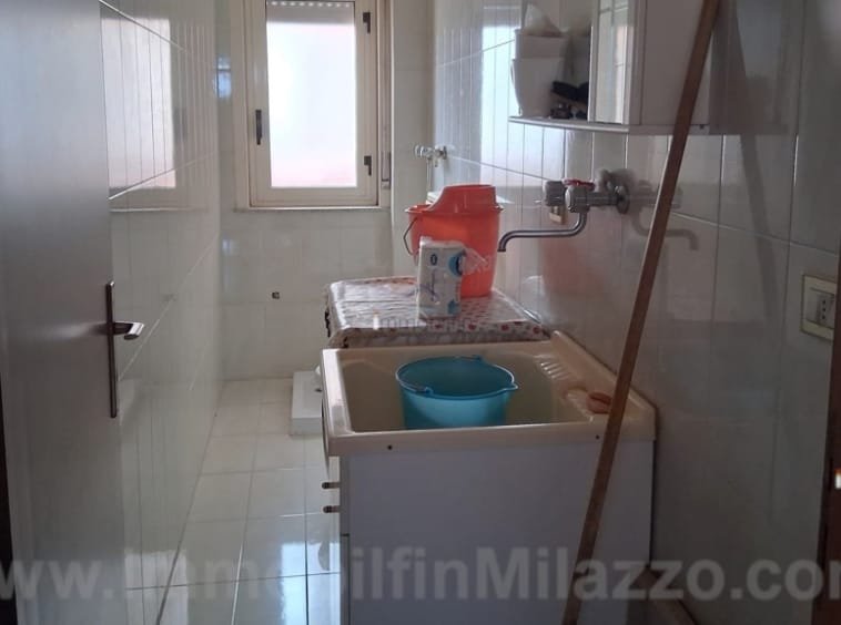 Bagno di servizio - Appartamento Via Tukory, Milazzo (Me) - Immobilfin Milazzo