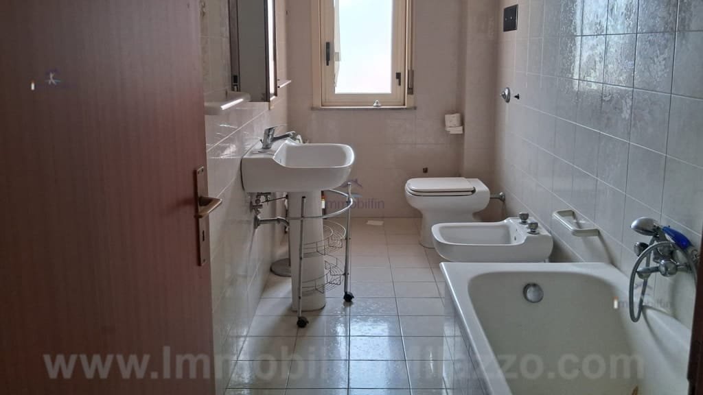 Bagno - Appartamento Via Tukory, Milazzo (Me) - Immobilfin Milazzo
